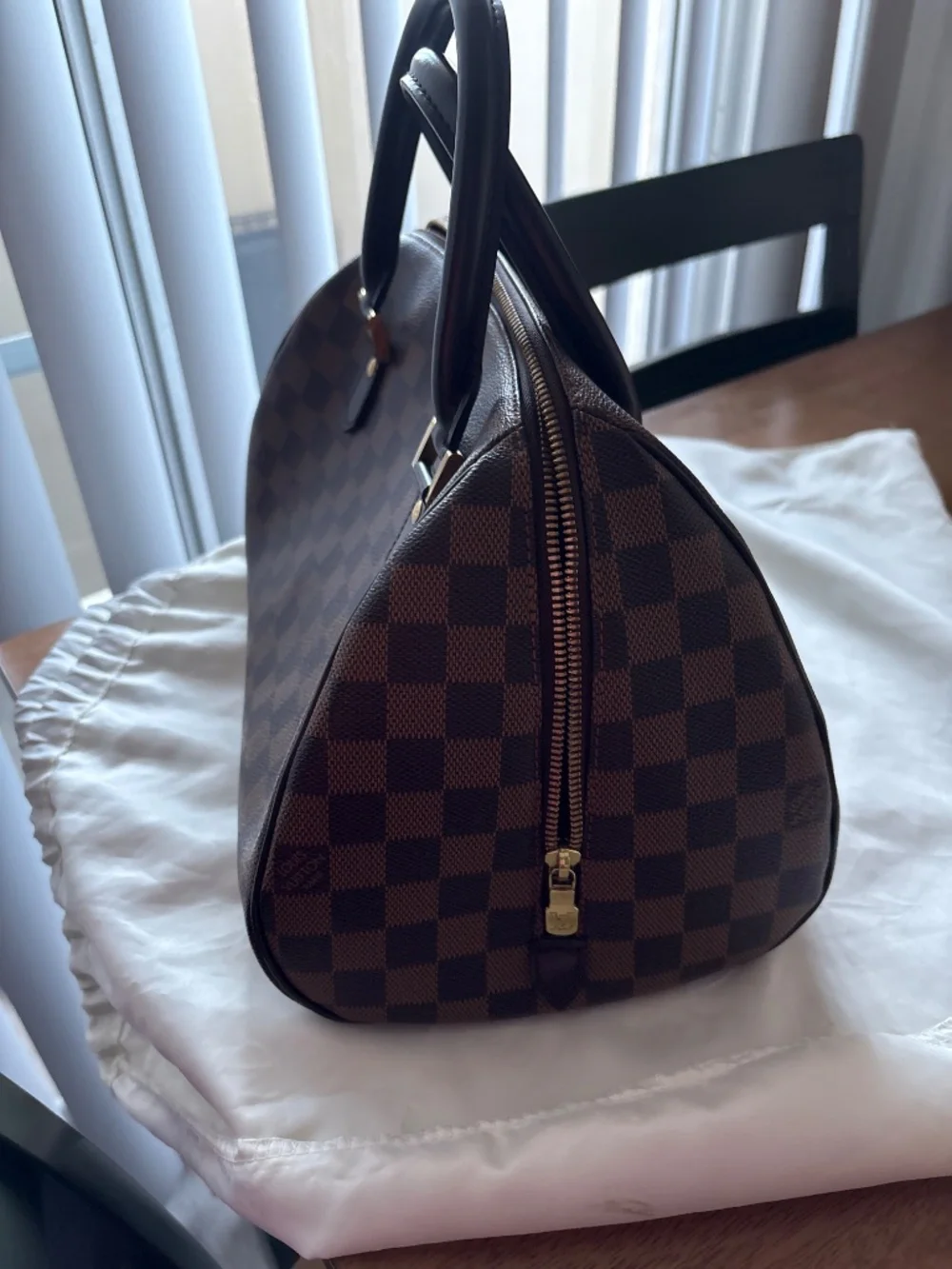 Louis Vuitton Demier - Picture 2 of 3